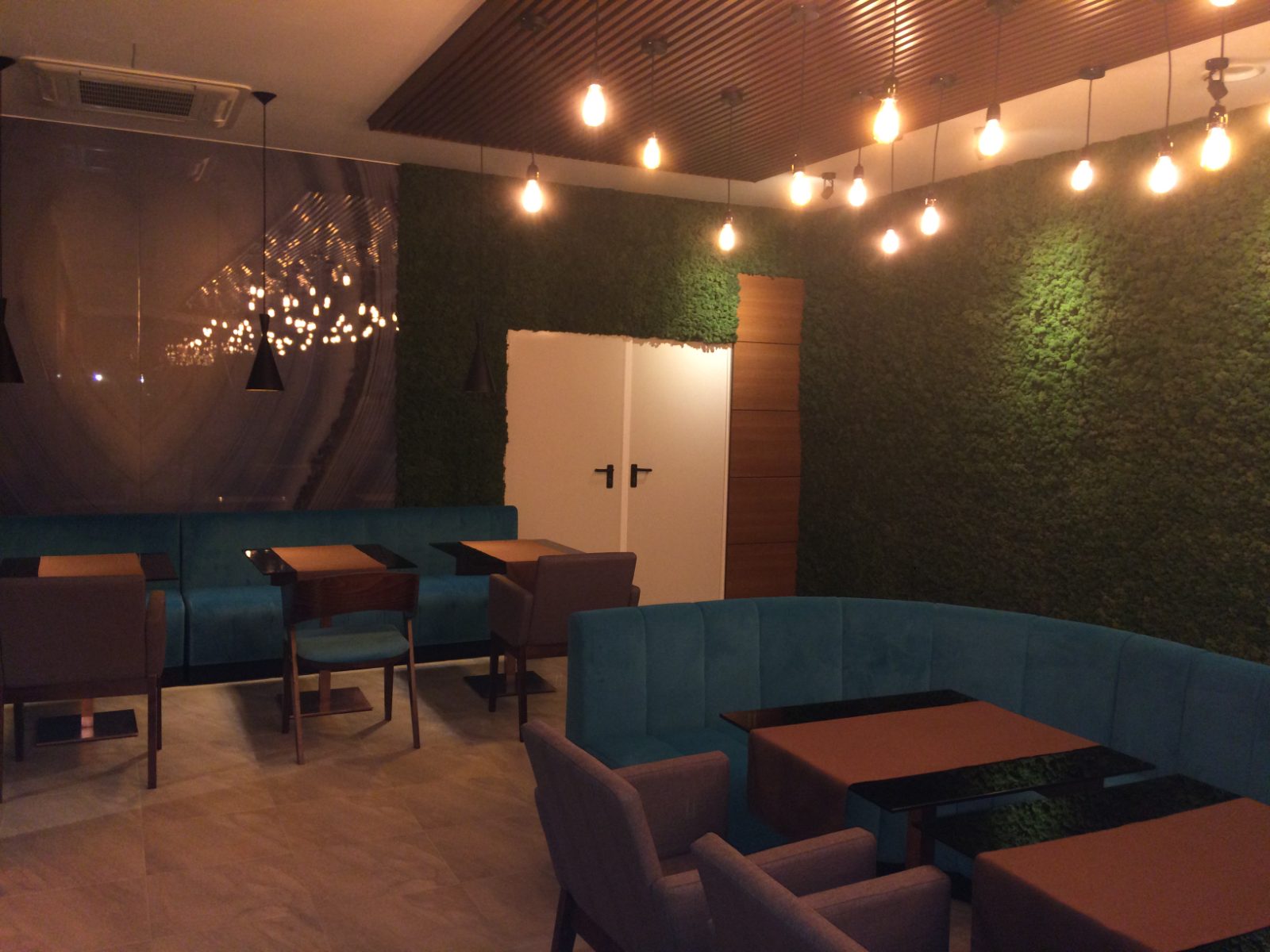 Perete vegetal Green Walls pentru cafenea
