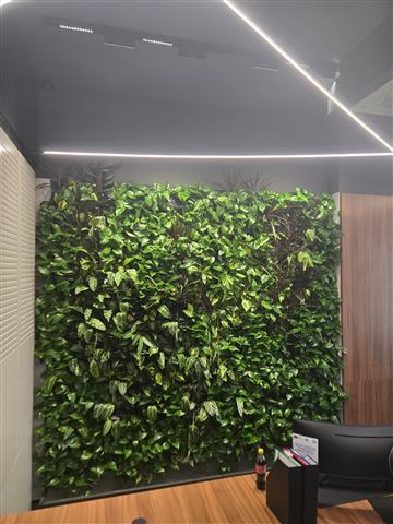 Grădină verticală cu plante naturale – Structural Group Constanța, foto 4 din 10